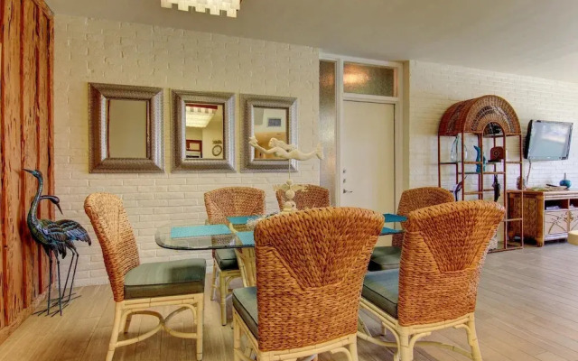Channelview 205