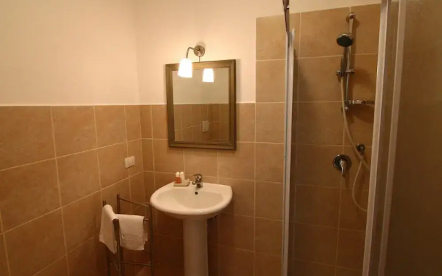 Enticing Farmhouse in Montalto di Castro near Sea