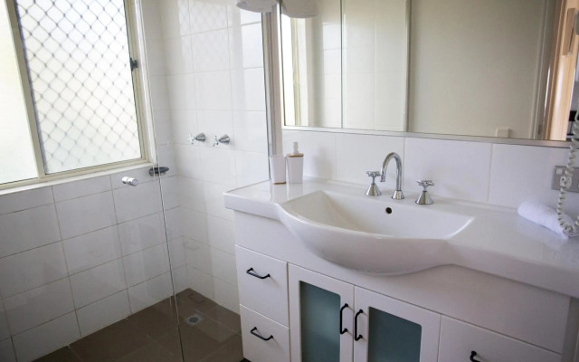 2 Bedroom Villa In Tropical Resort