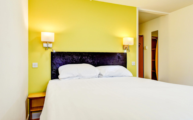 The Hotel Rafiya, Redditch