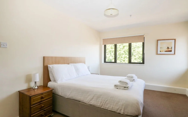 Flat 33 - Marine Court