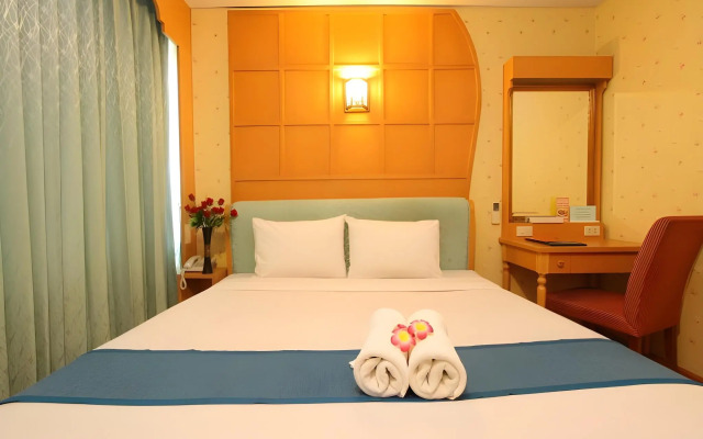 Silom Avenue Inn