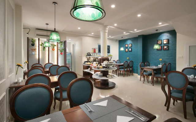 Holiday Emerald Hotel