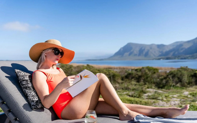 Perivoli Lagoon House