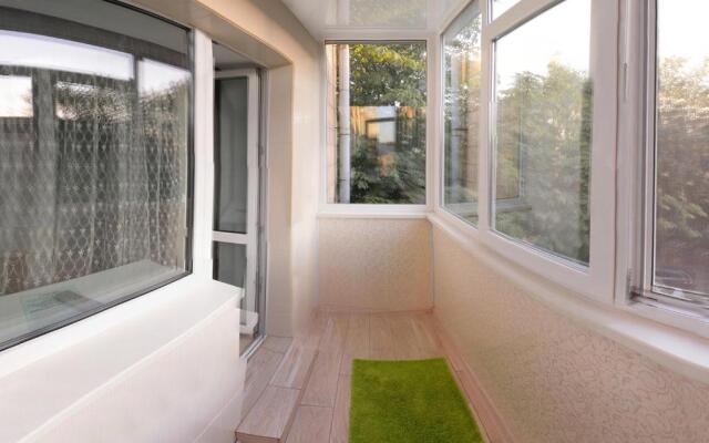 Luxury 2 Rooms Apartments in Center by Green House