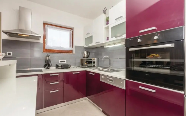 Awesome Home in Cesarica With Wifi and 3 Bedrooms