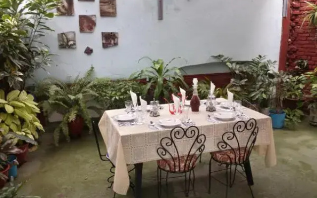 Fernandez and Friends Rooms