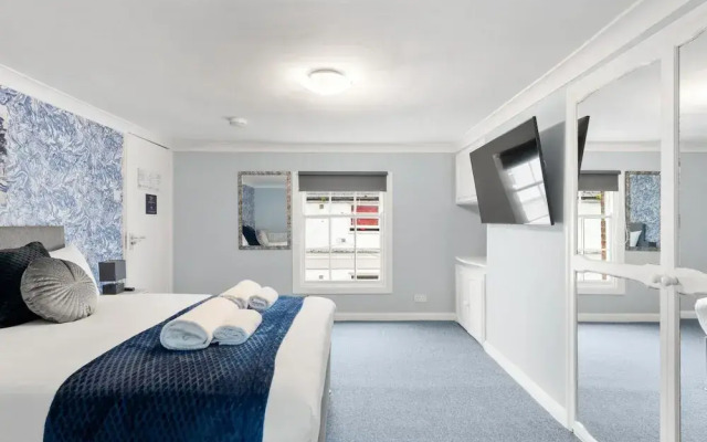 Town House Rooms