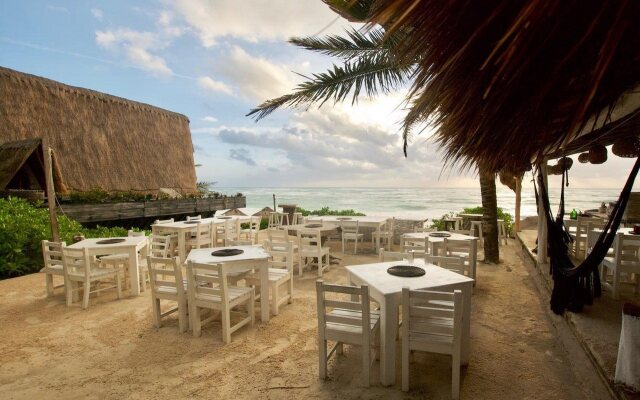 Zulum Beach Club & Cabañas