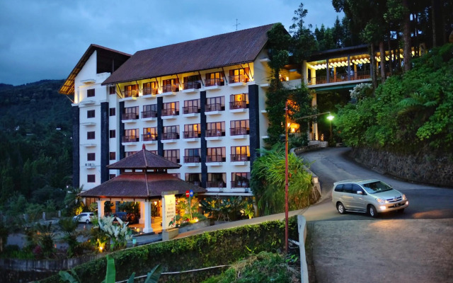 The Grand Hill Bistro Cafe & Resort Hotel