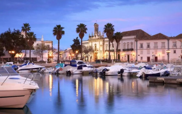 Ria Center Apartment - Left