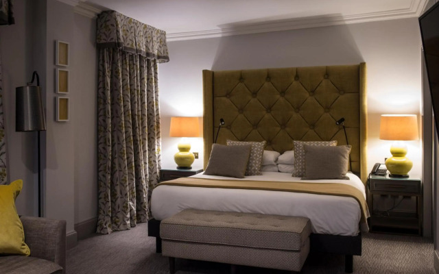 Bush Hotel Farnham