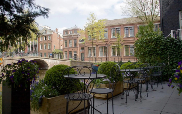The Amsterdam Canal Hotel