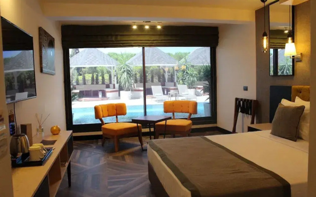 Enki Royal Cesme Hotel