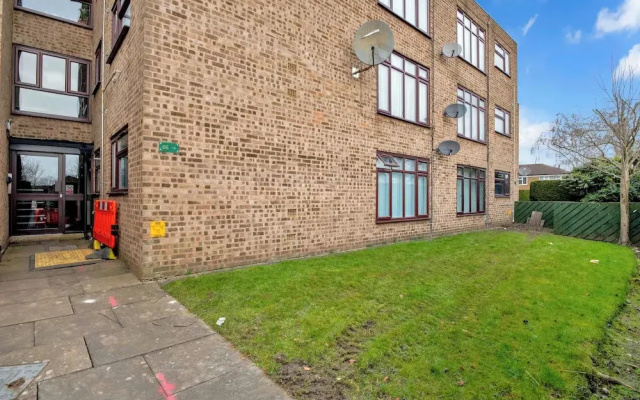 1bed-sleeps2-parking-nearcitycentre-jlr-nec