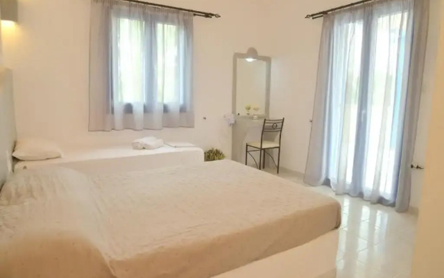 Anemelia Hotel Adamas