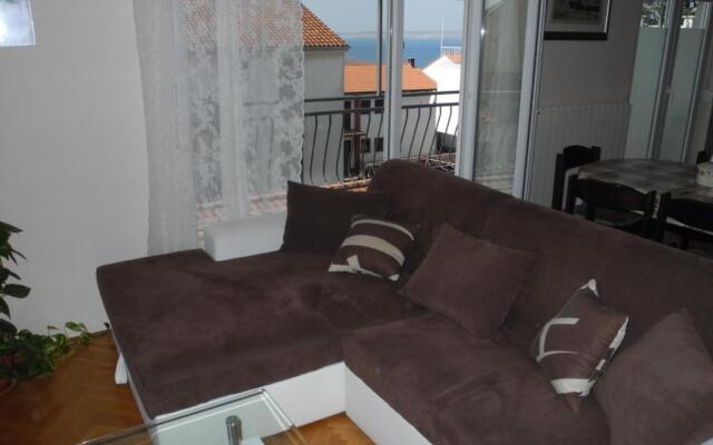 Apartment 2 Anamarija 41 pax