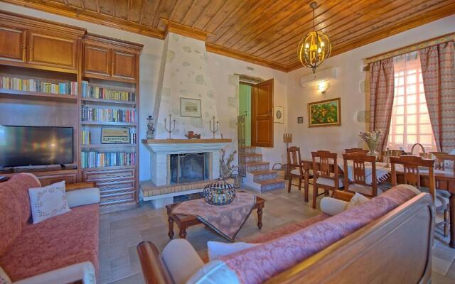 Villa Rodanthi by MediterraneanVillas