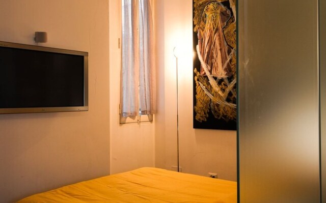 Ultra Modern Trevi Fountain Apt In Heart Of Rome