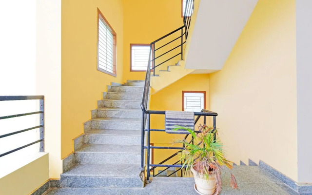 OYO 92953 Sri Navya Grand