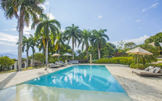 Luxe Villa San Jerónimo by Nomad Guru