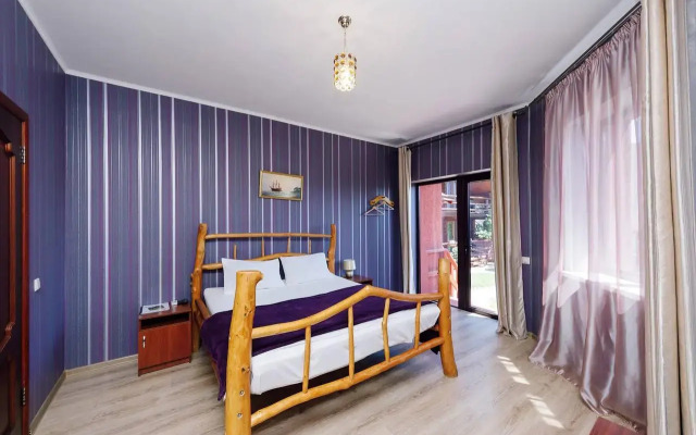 Сосновый двор