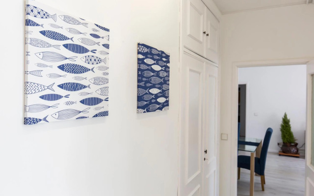 Metro Lapa House with sunny balcony and A/C