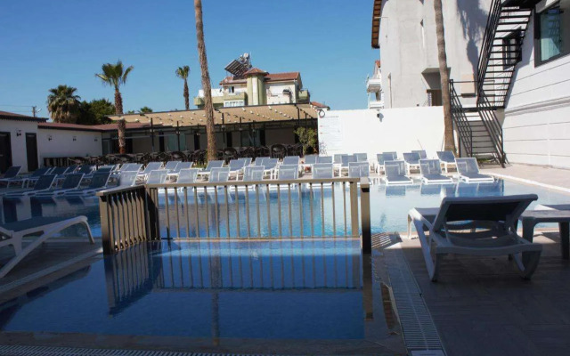 Akalia Suite Hotel & Spa