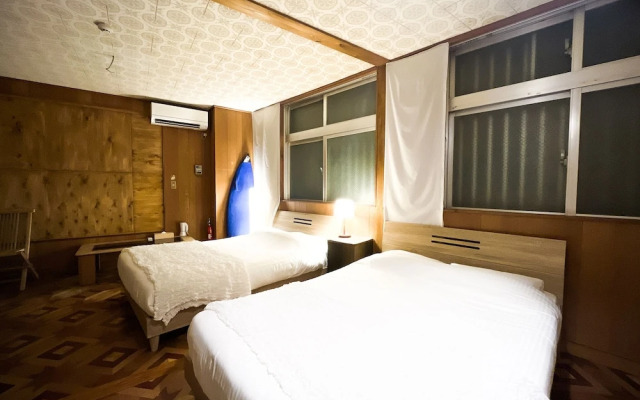 Lestel Naha - Hostel