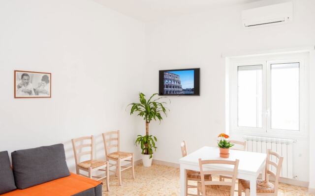House With 2 Bedrooms in Roma, With Balcony and Wifi
