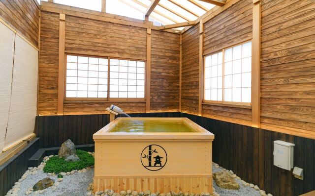KONJAKUSO Osaka Shinsaibashi "TARUKAISEN" Rooftop SPA