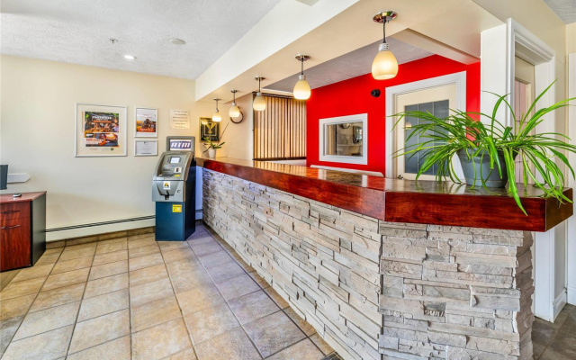 Econolodge Inn And Suites High