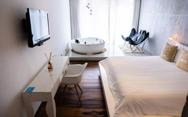 Be Playa Hotel Boutique & Rooftop Bar