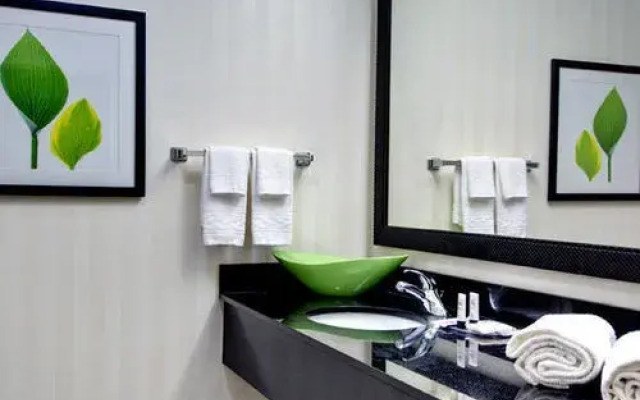 Fairfield Inn & Suites Madison East