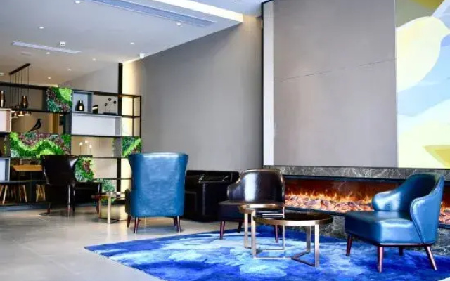 Homeinn Selected Hotel (Nanjing Jiangpu Longhua Road Subway Station)