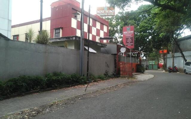 Mine Home Hotel Cihampelas