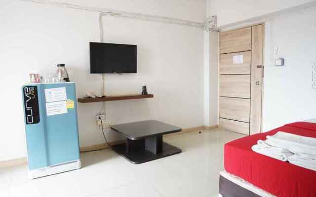 Donmuang Airport Hostel