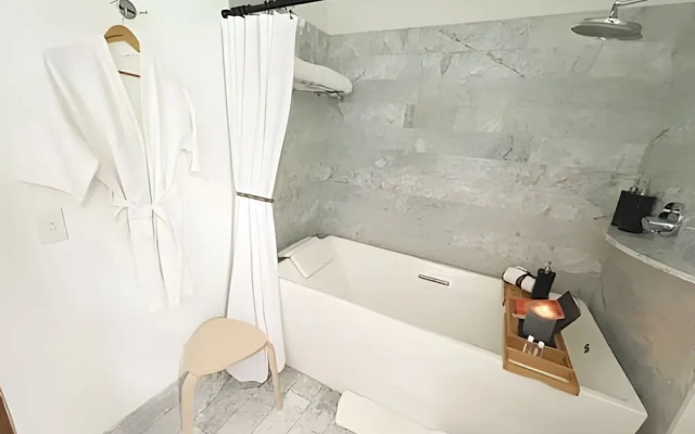 Modern Suite 1 - Heart of Roma Norte