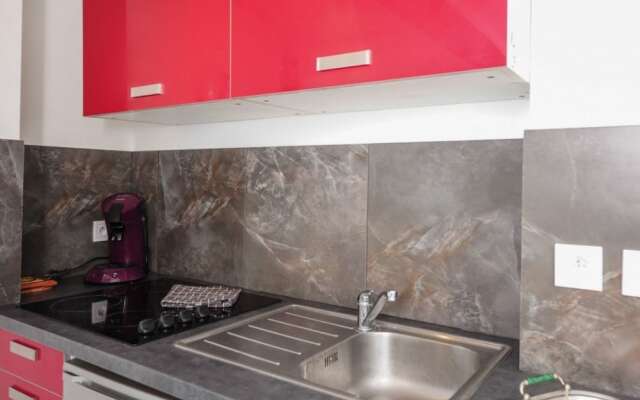 Studio Shopping Street Five Stars Holiday House