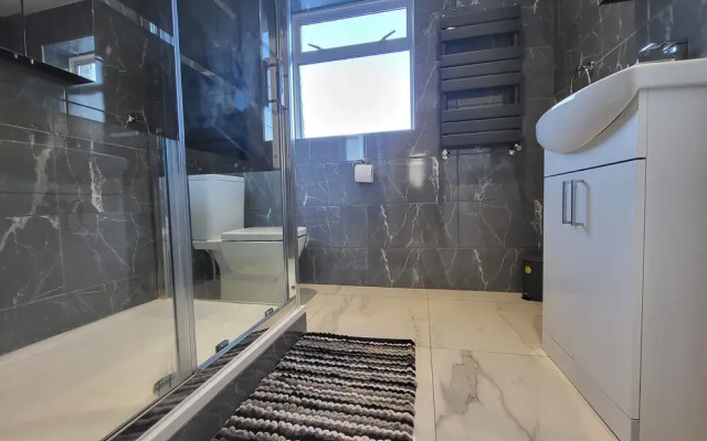 Top Luxury 2 bed Apartment - London