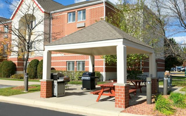 Hawthorn Suites by Wyndham Detroit Auburn Hills