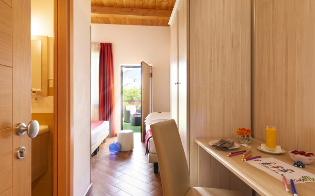 Simon Hotel
