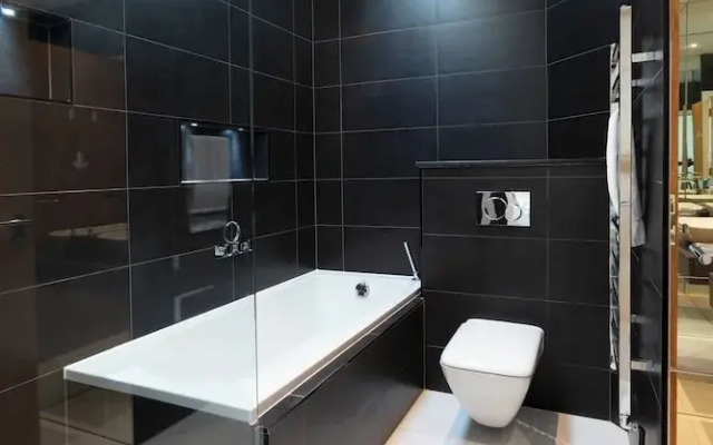 Fabulous Central Windsor Town House