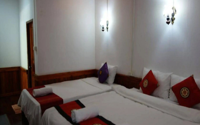 Namkhan Riverside Hotel