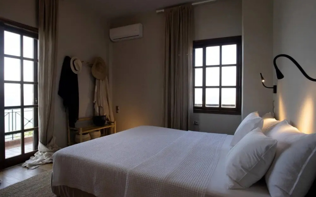 Luxury Seaview Apartment, 1min Walk From Beach!