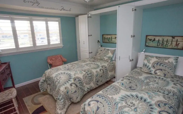 Win-San B-101 - 2 Br Condo