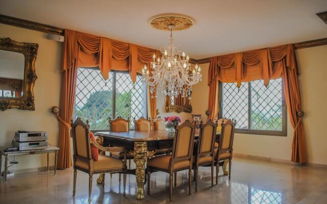 19567 - Unique Luxurious And Palacial Villa