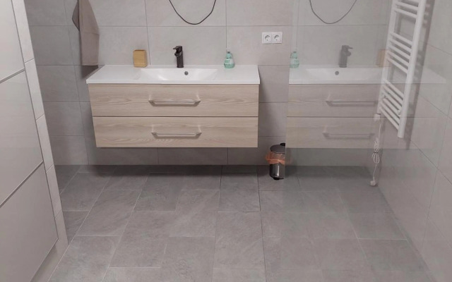 Stony Sea Apartments