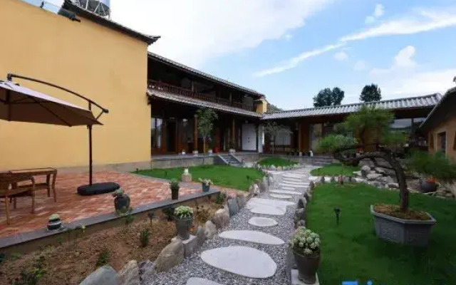 Yoshino Mountain House (Beilong Village Pioneer Bookstore)