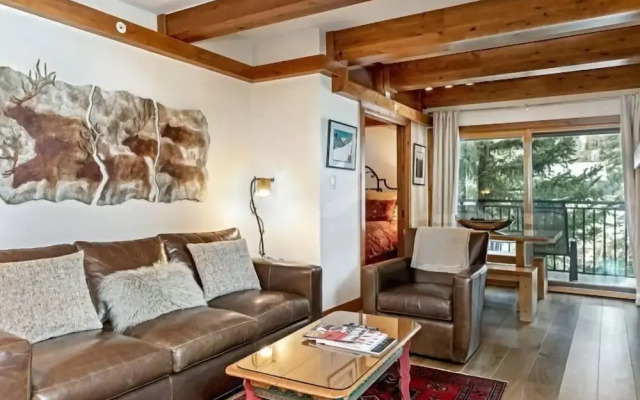 1 Bedroom Antlers Vacation Rental With Incredible Slopeside Views and Just a Short Walk to Gondola and Lionshead Village